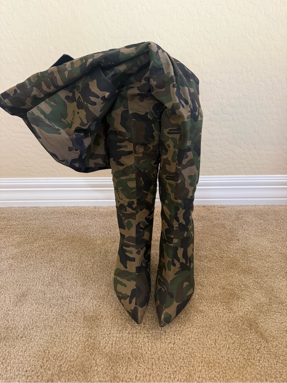 Women’s Camouflage Cargo Thigh High Heels- Green Camo